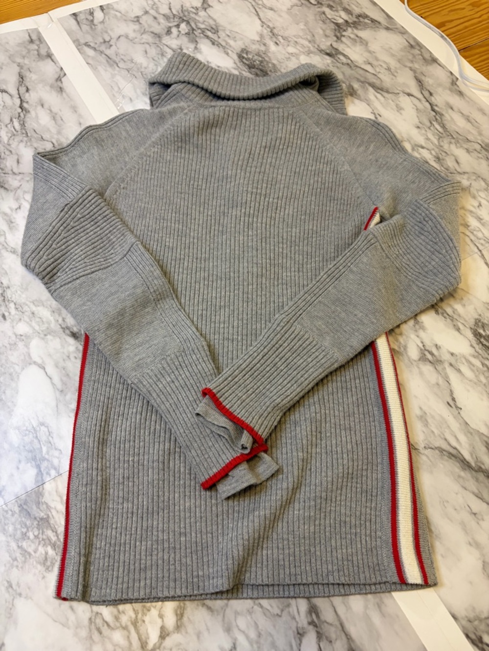 Athleta Light Gray Half-Zip Pullover Sweater with Red Trim blended wool size S - Picture 7 of 8